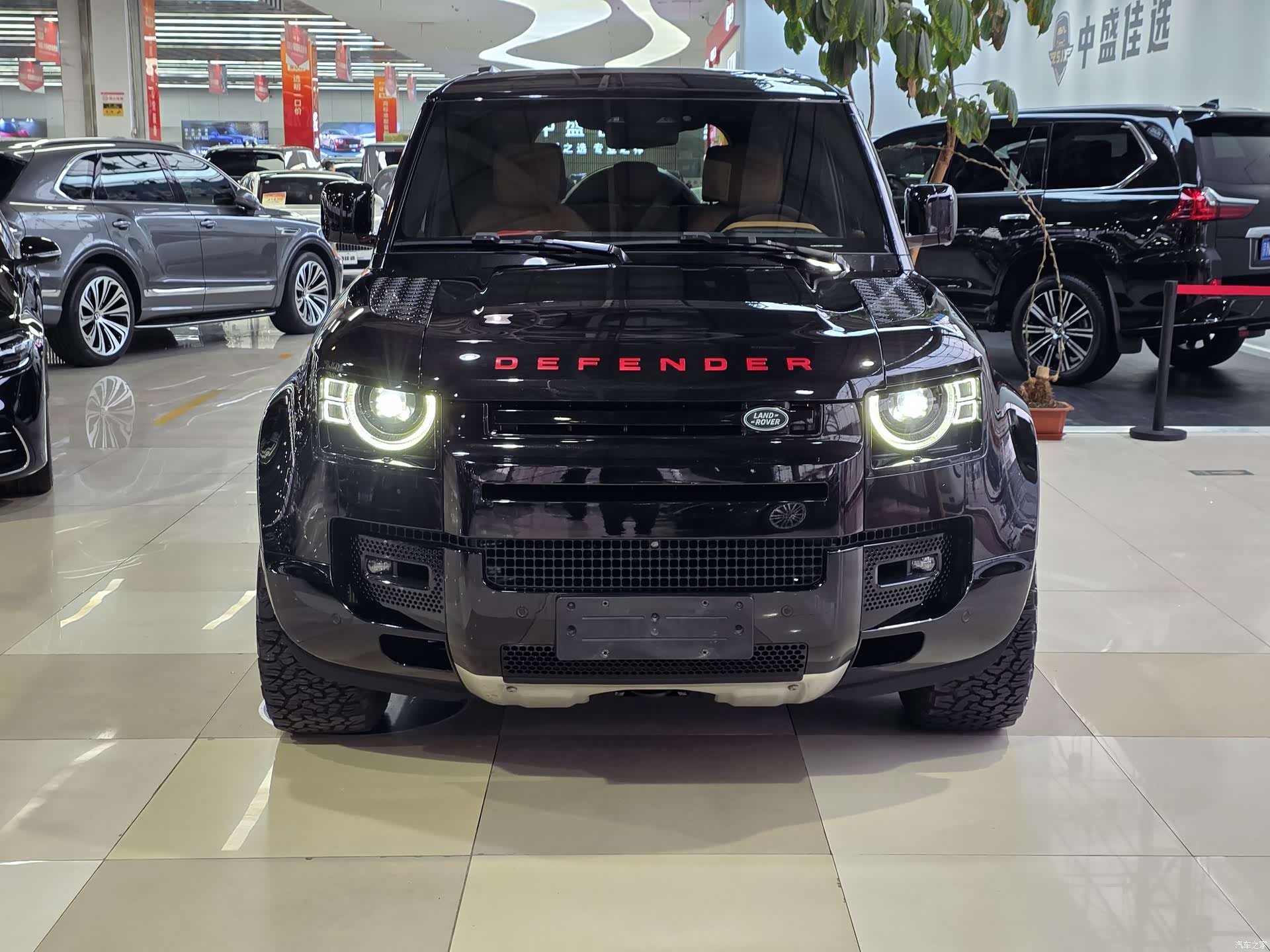 Land Rover Defender, 2024 2
