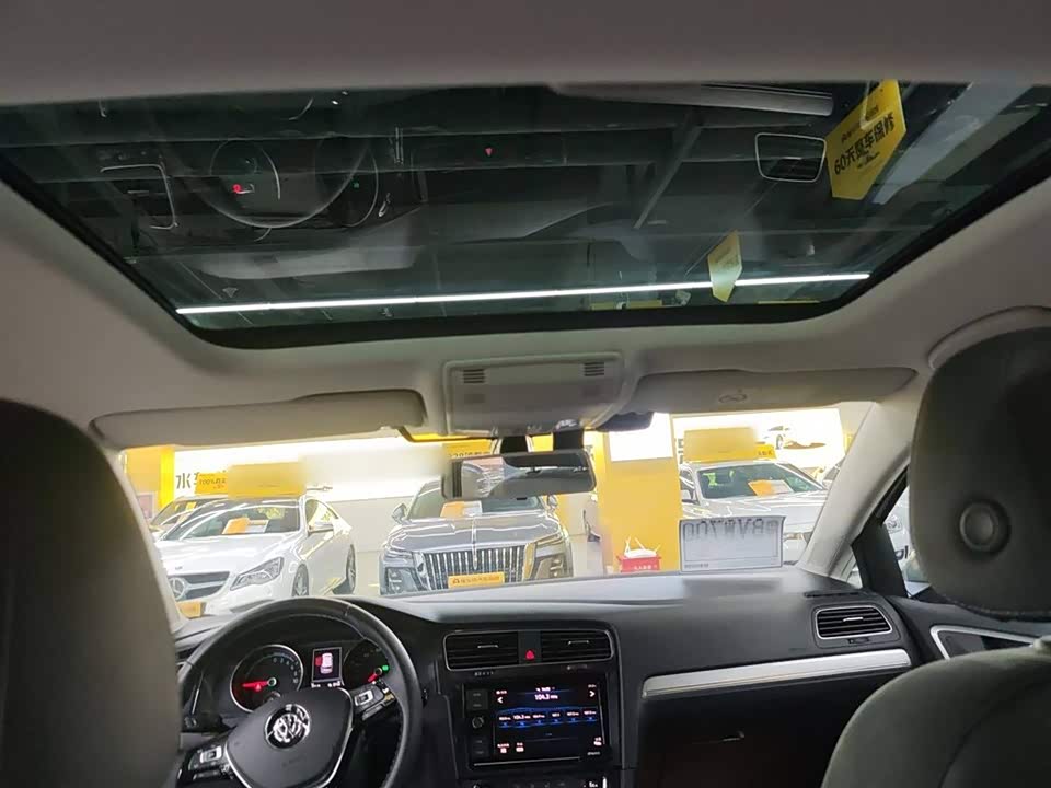 Volkswagen Golf*pure electricity