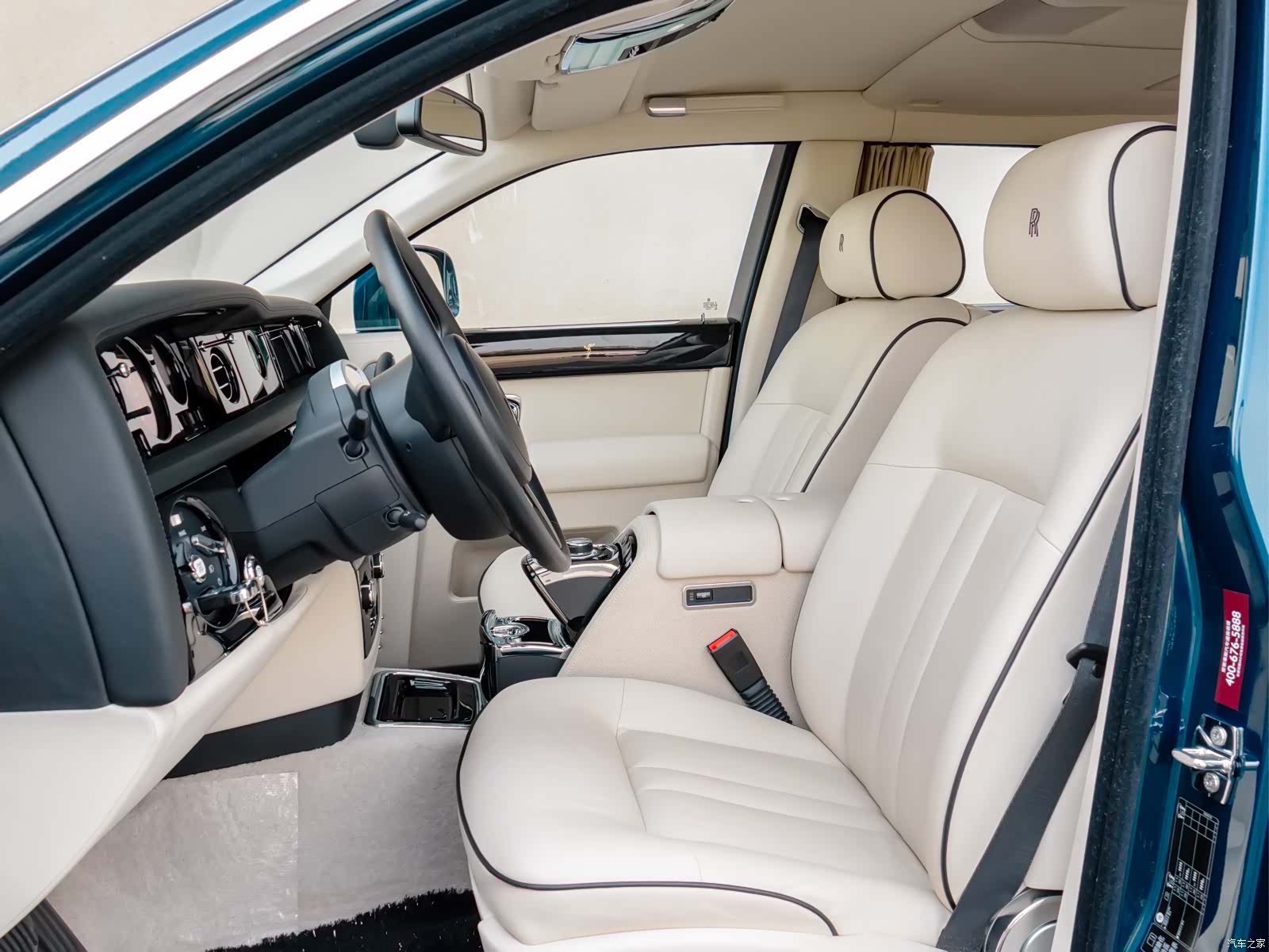Rolls-Royce Phantom, 2013 10
