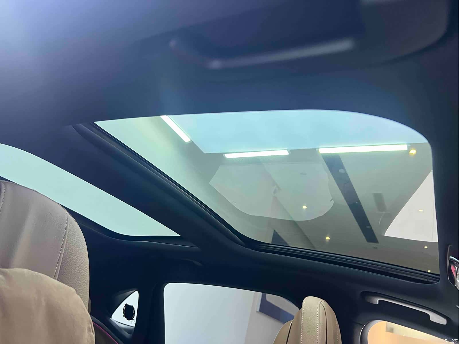Mercedes-Benz E-Class, 2025 16