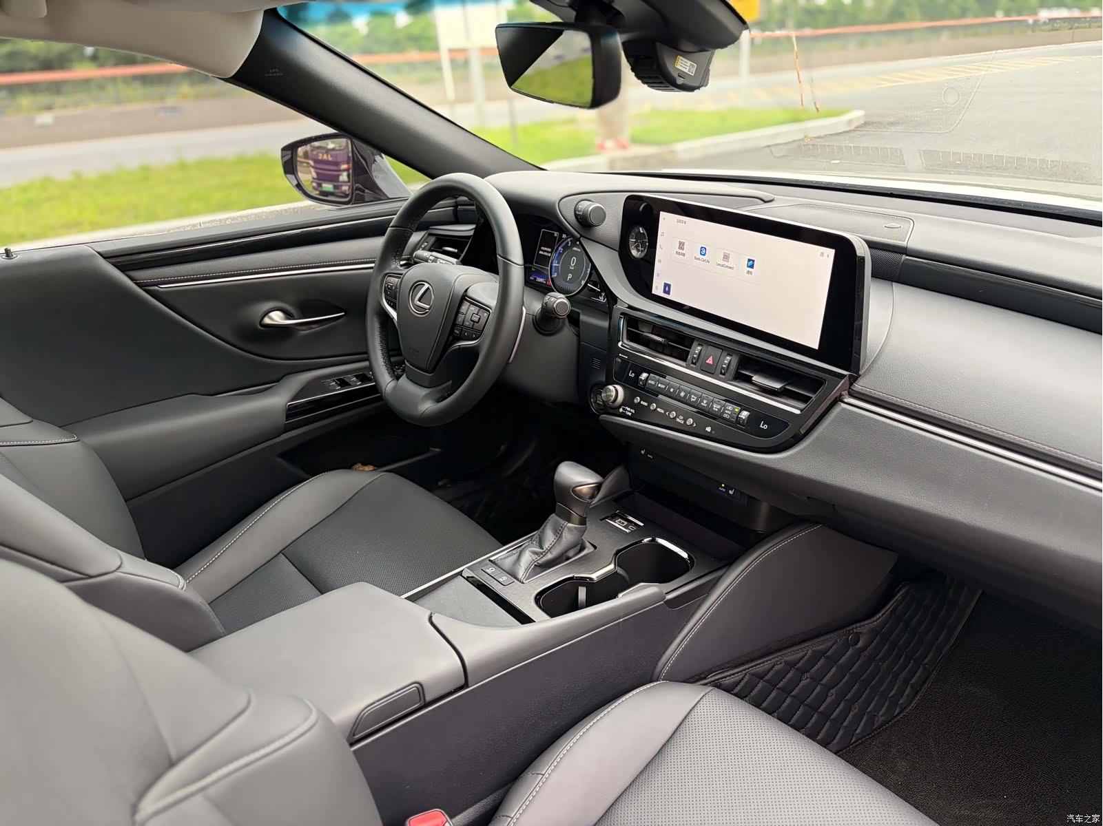 Lexus ES, 2024 14