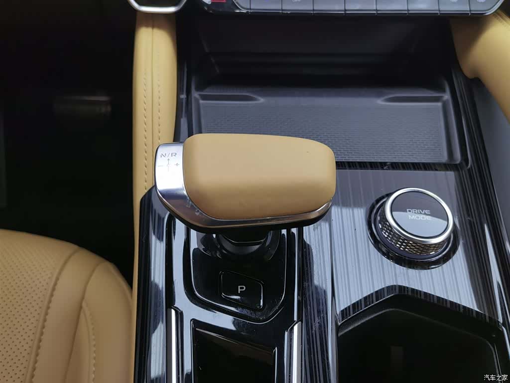 Geely Xingyue L, 2023 13