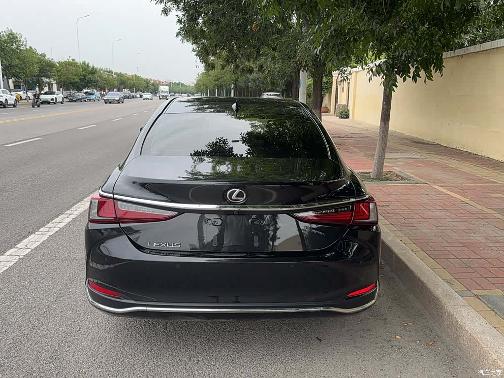Lexus ES, 2023 11