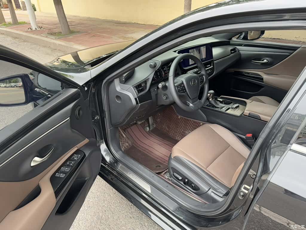 Lexus ES, 2023 16