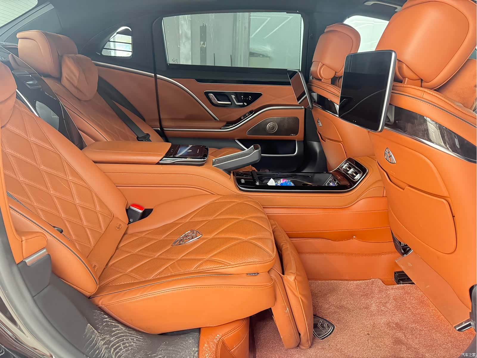 Maybach S-Class, 2023 12