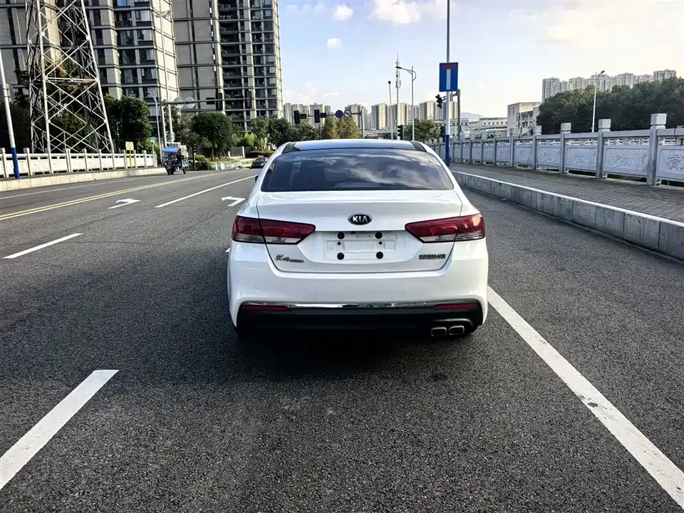 Kia K4