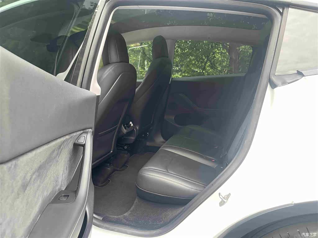 Tesla Model Y, 2021 11