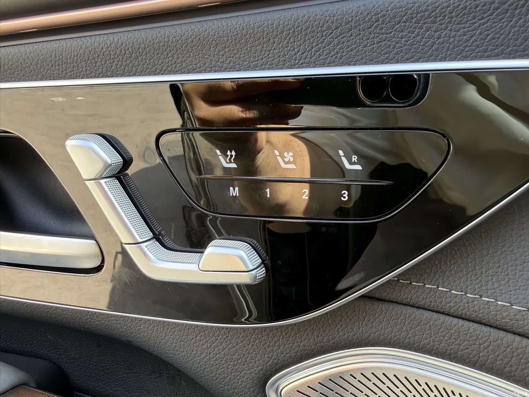 Mercedes-Benz EQS, 2023 16