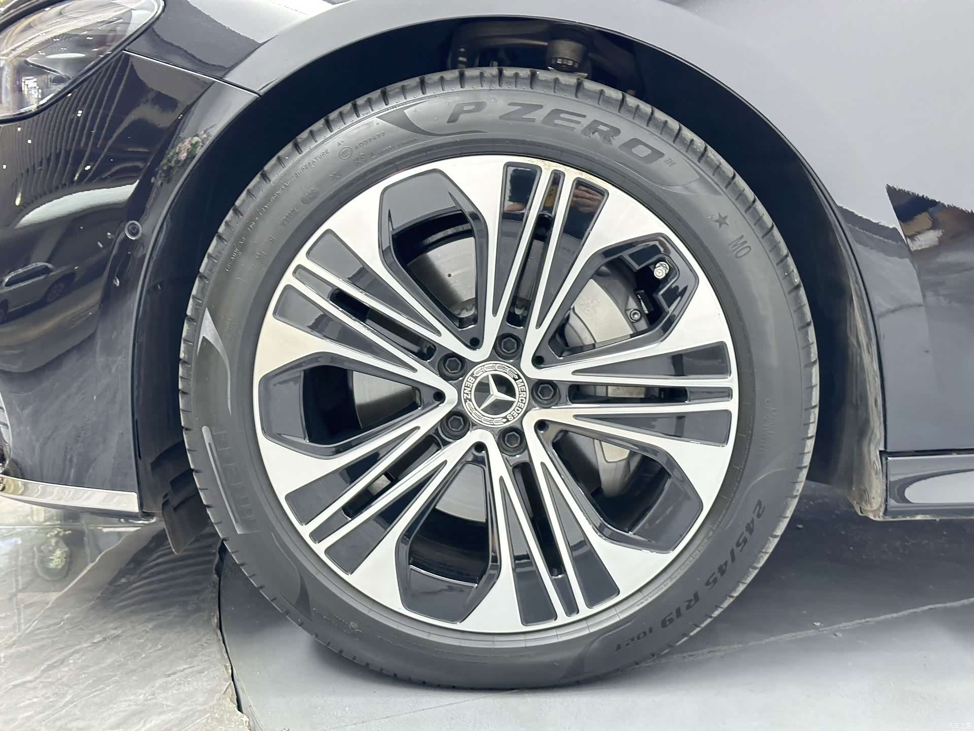 Mercedes-Benz E-Class, 2025 24