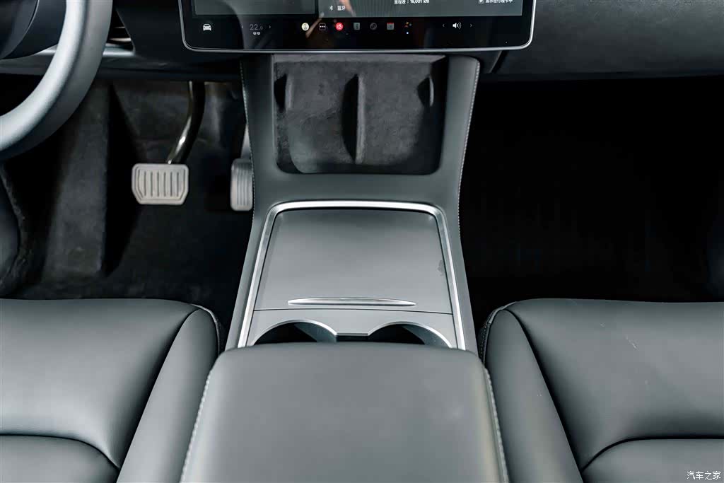 Tesla Model Y, 2024 13