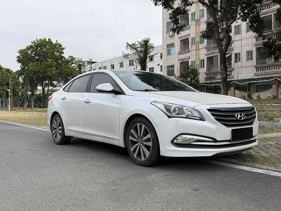 Hyundai Name picture