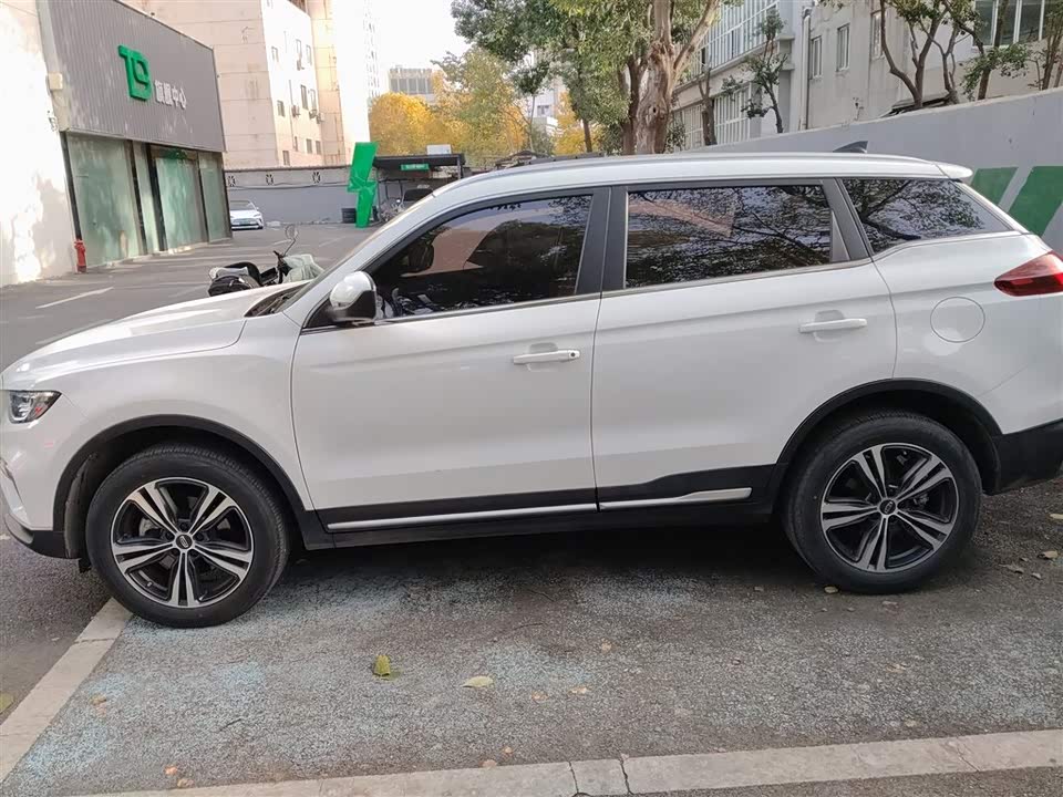 Geely Atlas