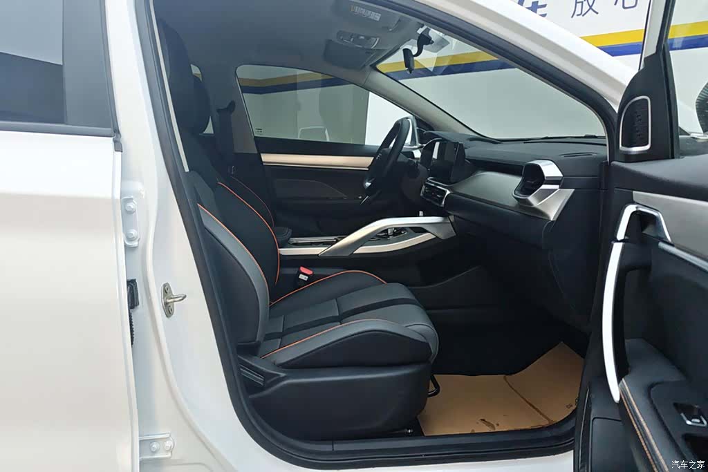 Geely Coolray, 2025 8