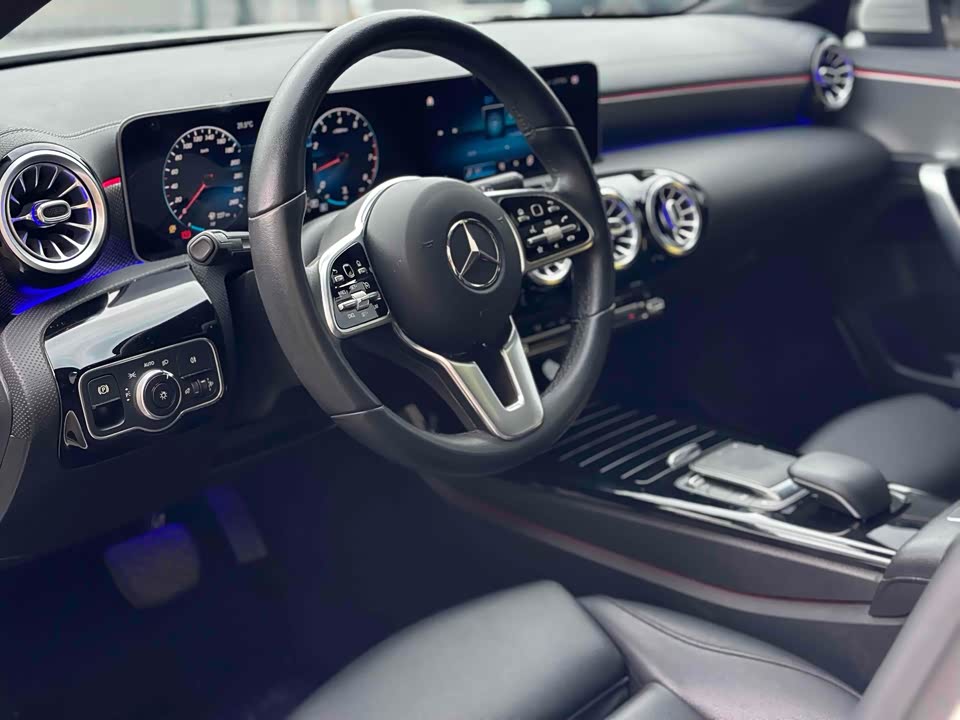 Mercedes-Benz Class A Mercedes-Benz Class A