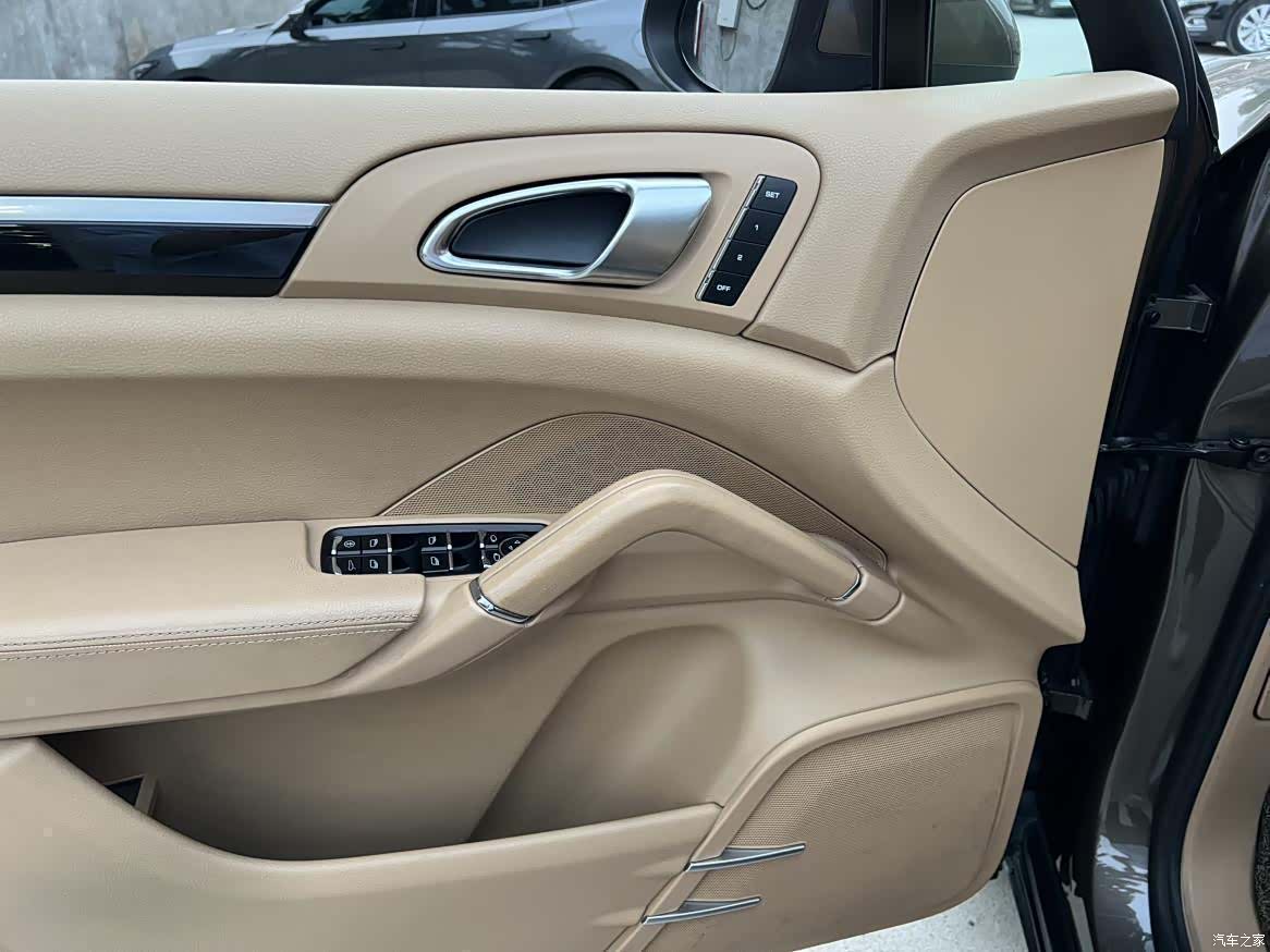 Porsche Cayenne, 2012 10