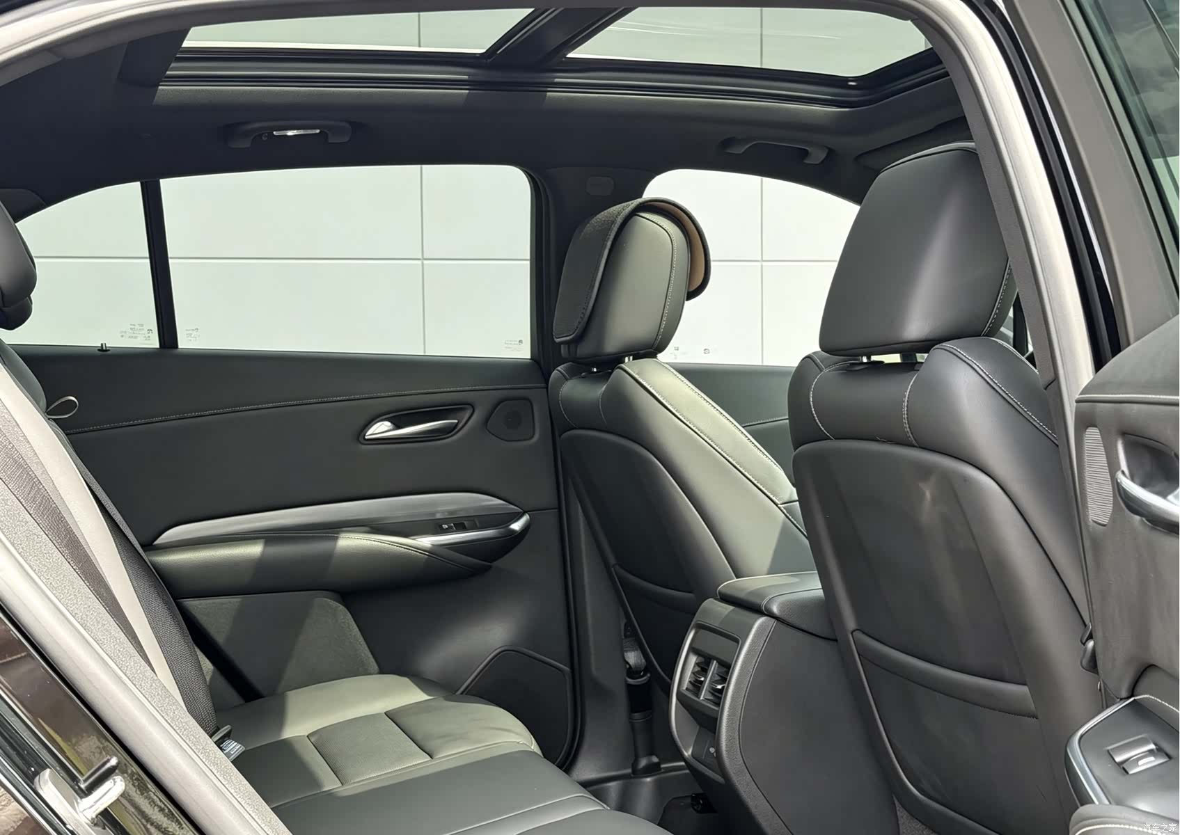 Cadillac XT4, 2023 10