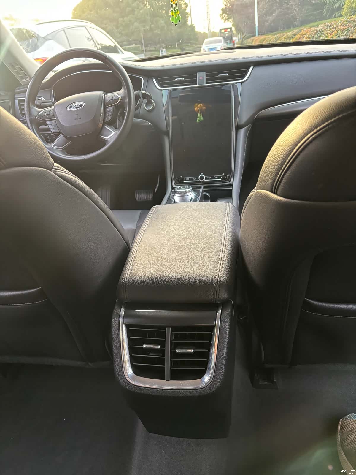 Ford Taurus, 2020 10