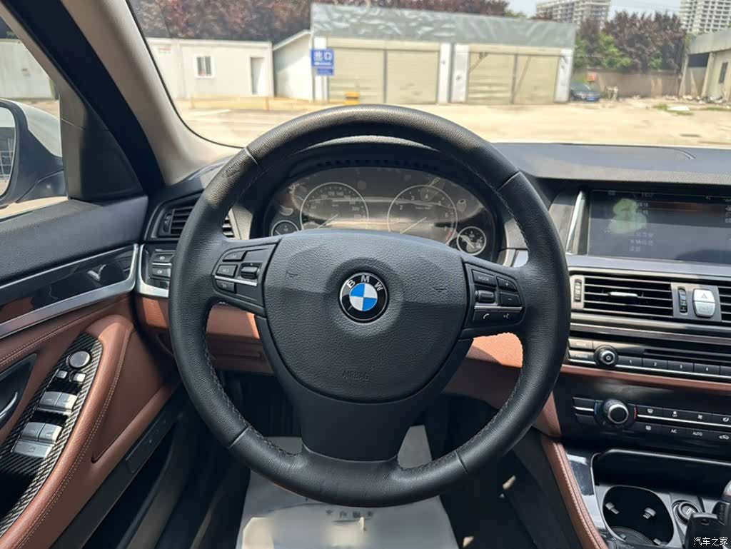 BMW 5 Series, 2015 11