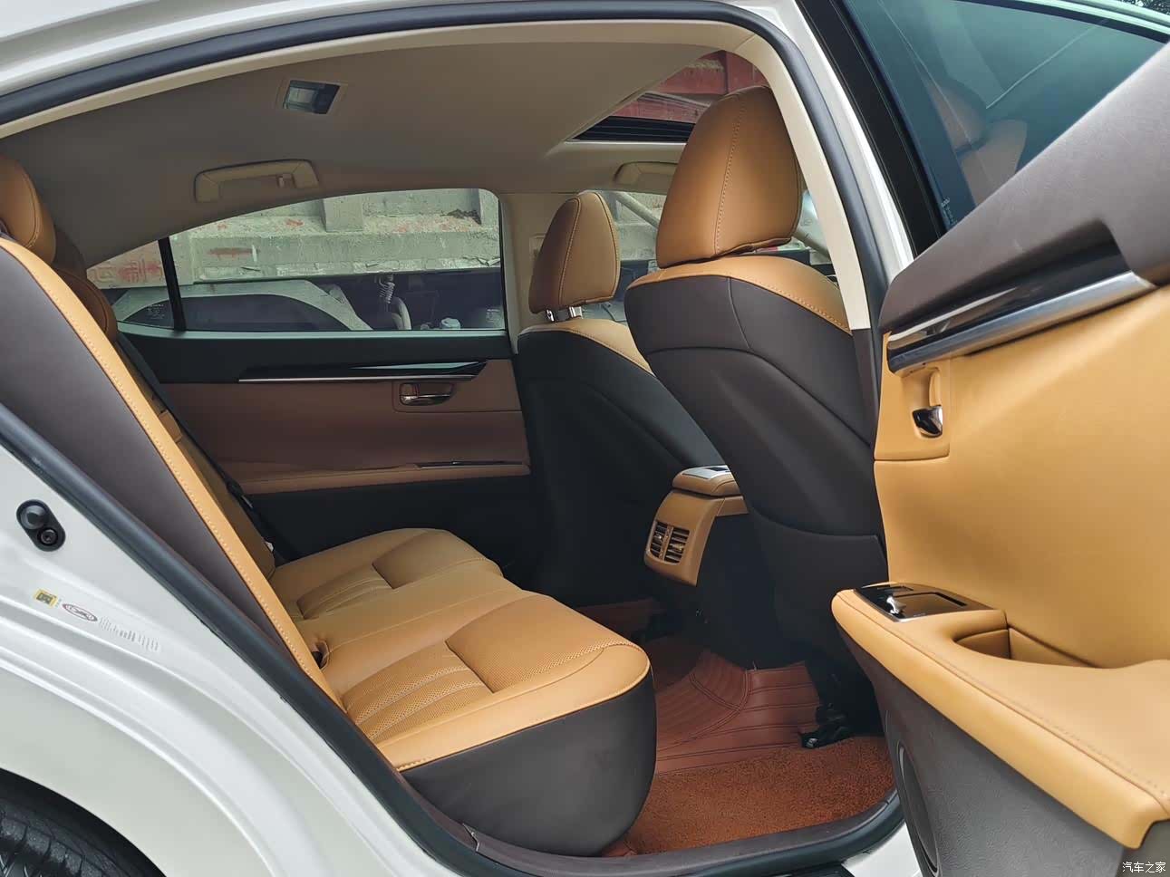 Lexus ES, 2017 16