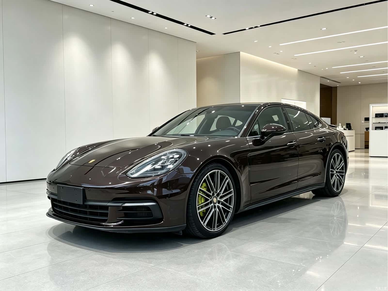 Porsche Panamera, 2017 1