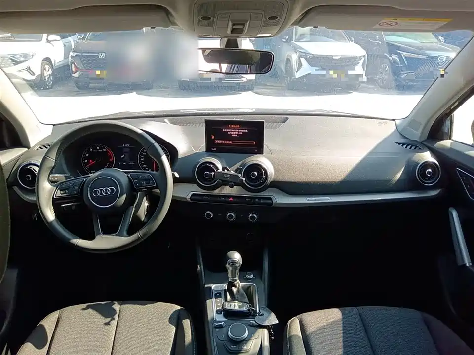 Audi Q2L Audi Q2L