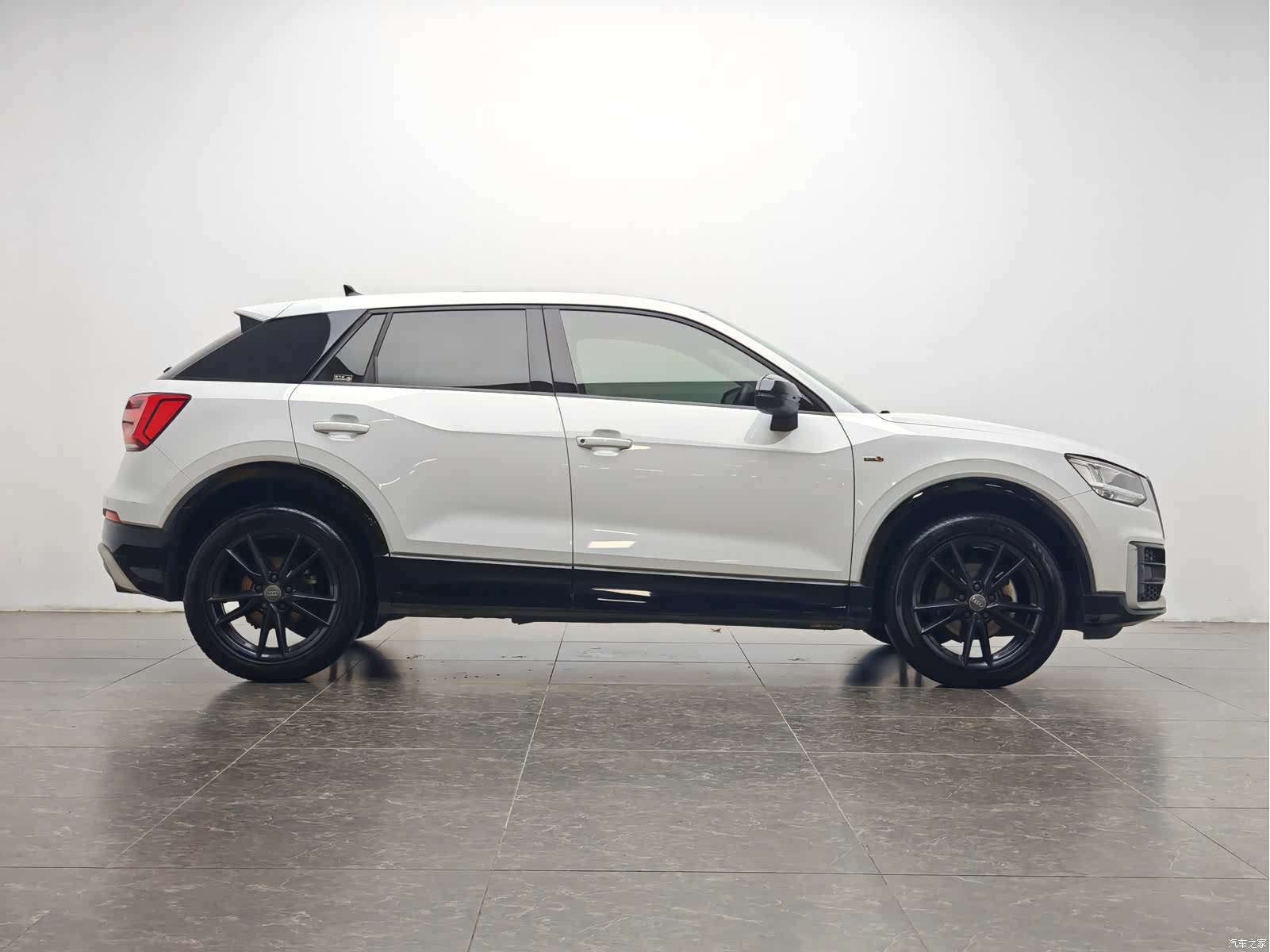 Audi Q2L, 2021 11