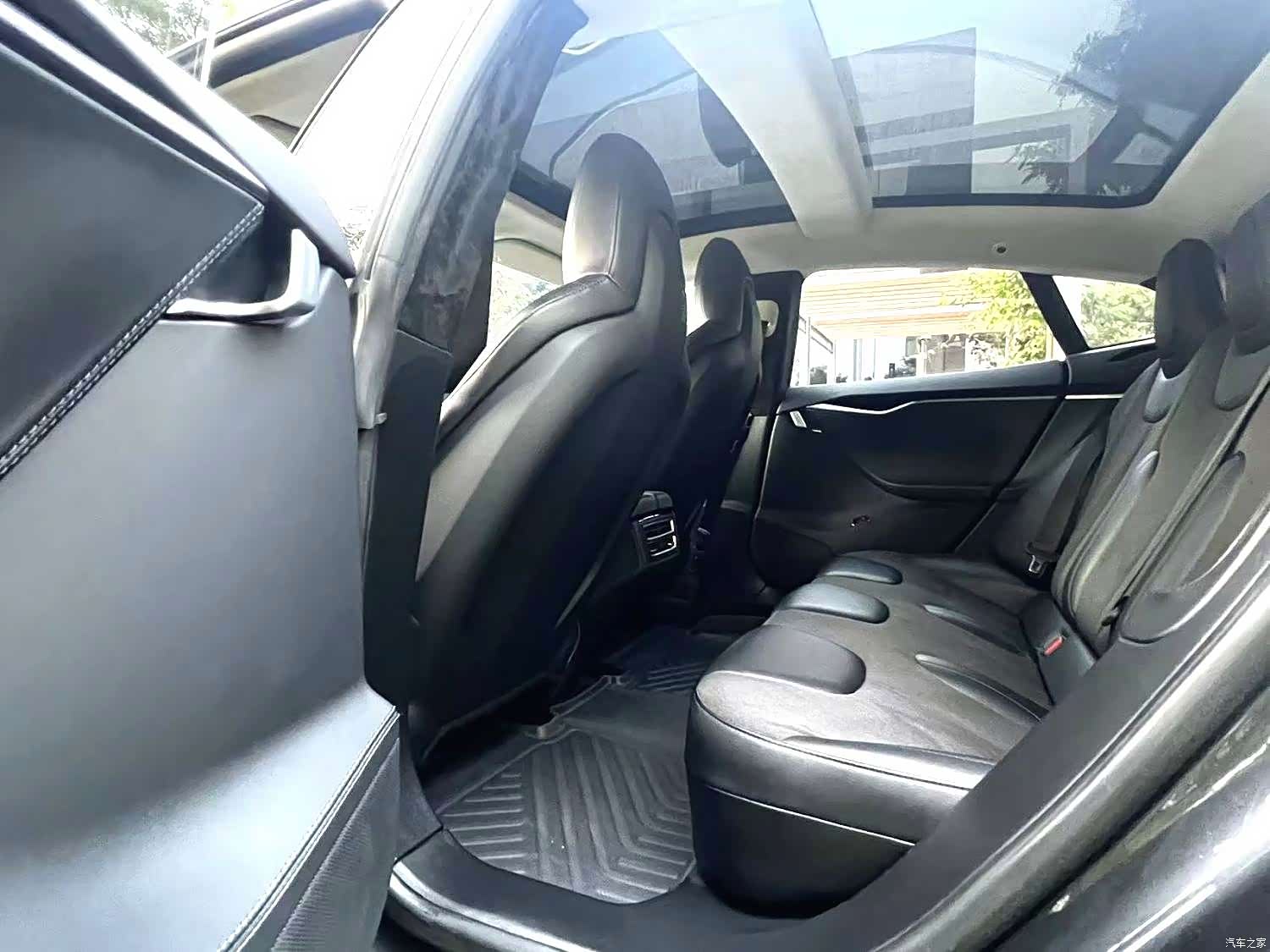 Tesla Model S, 2015 6