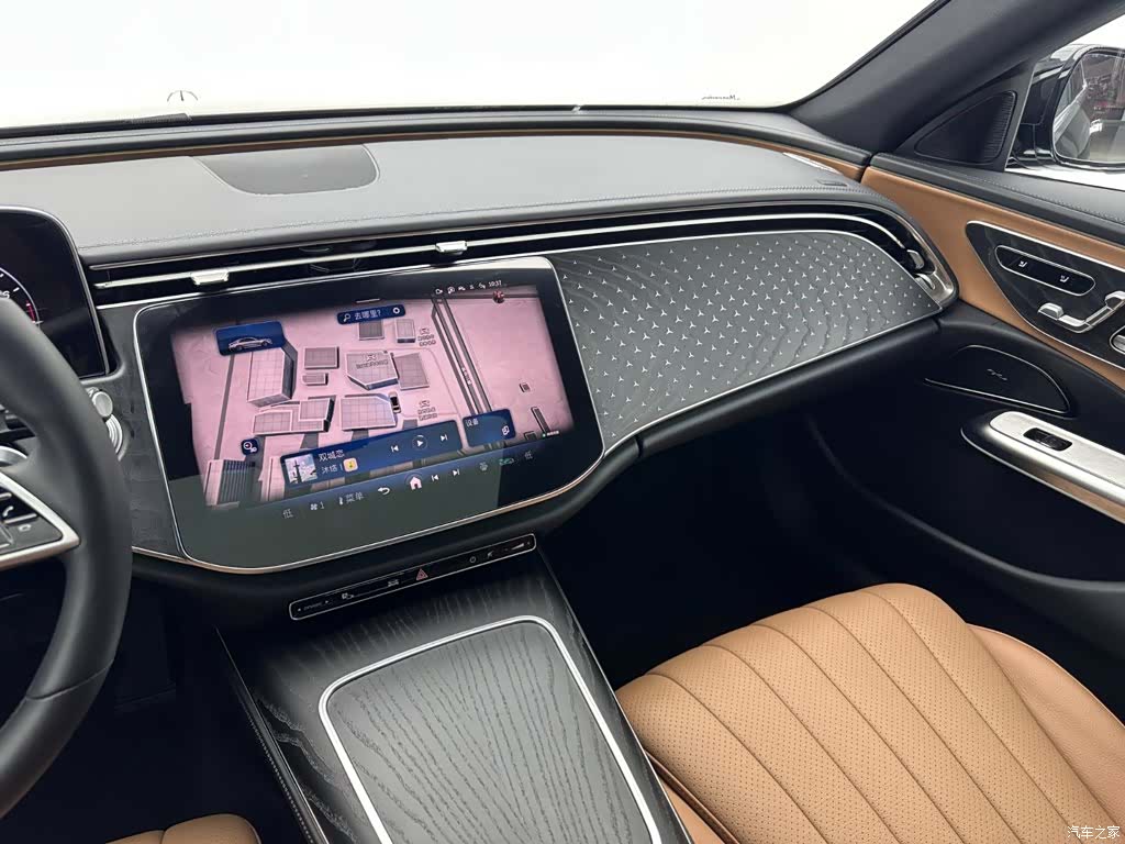 Mercedes-Benz E-Class, 2025 13