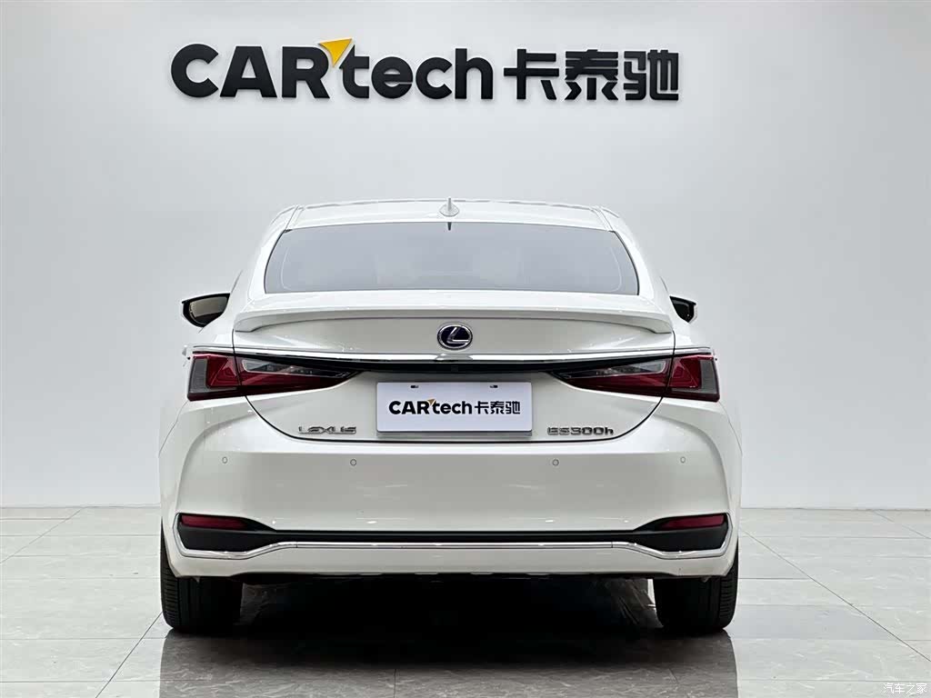 Lexus ES, 2021 4