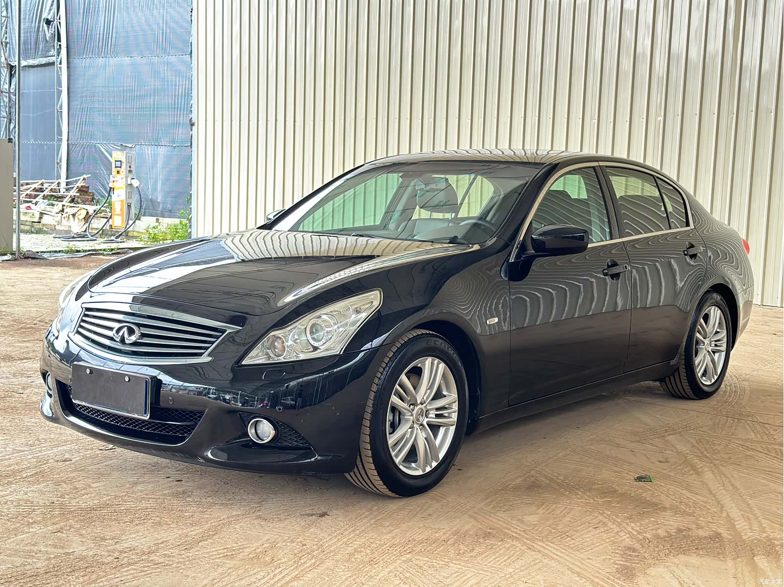 Infiniti G25, 2011 3