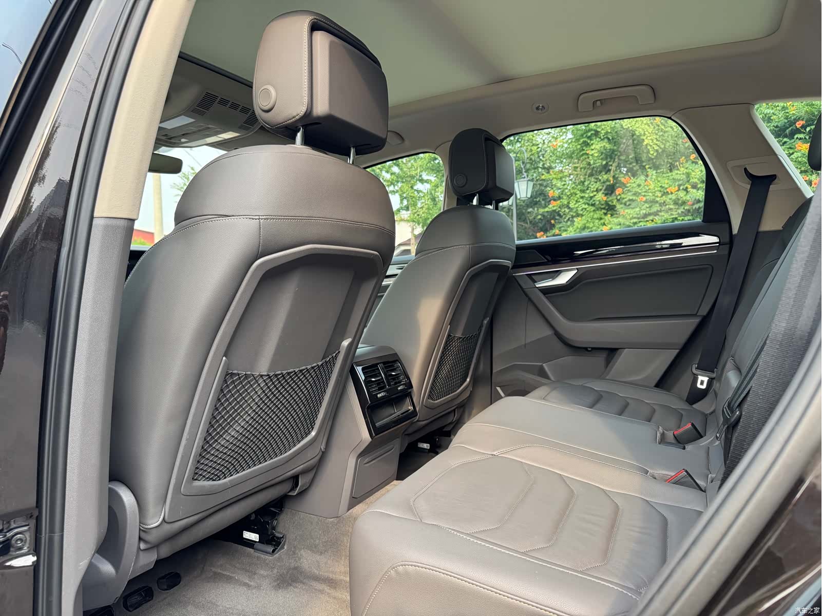 Volkswagen Touareg, 2020 11