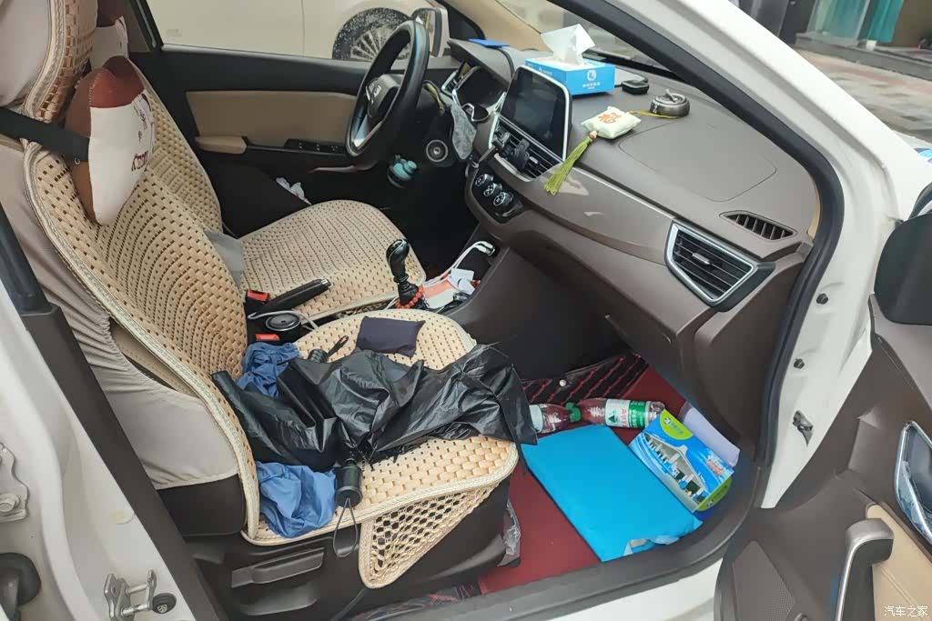 Wuling 310W, 2019 8