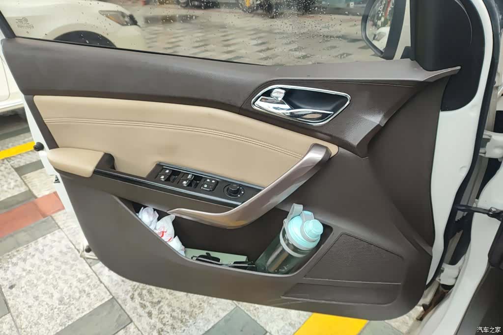 Wuling 310W, 2019 7