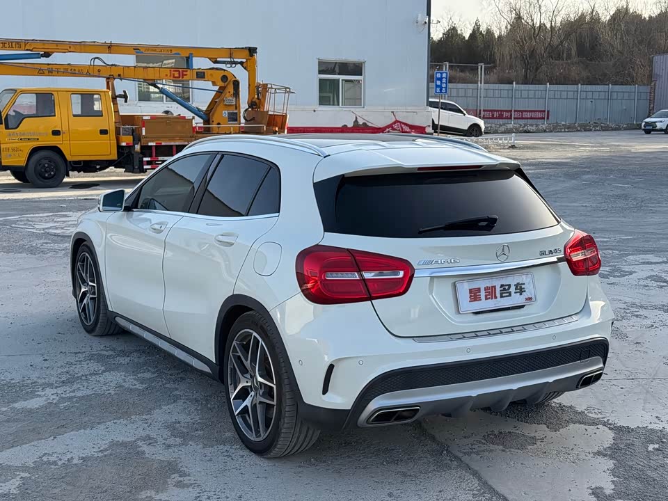 Mercedes-Benz GLA AMG