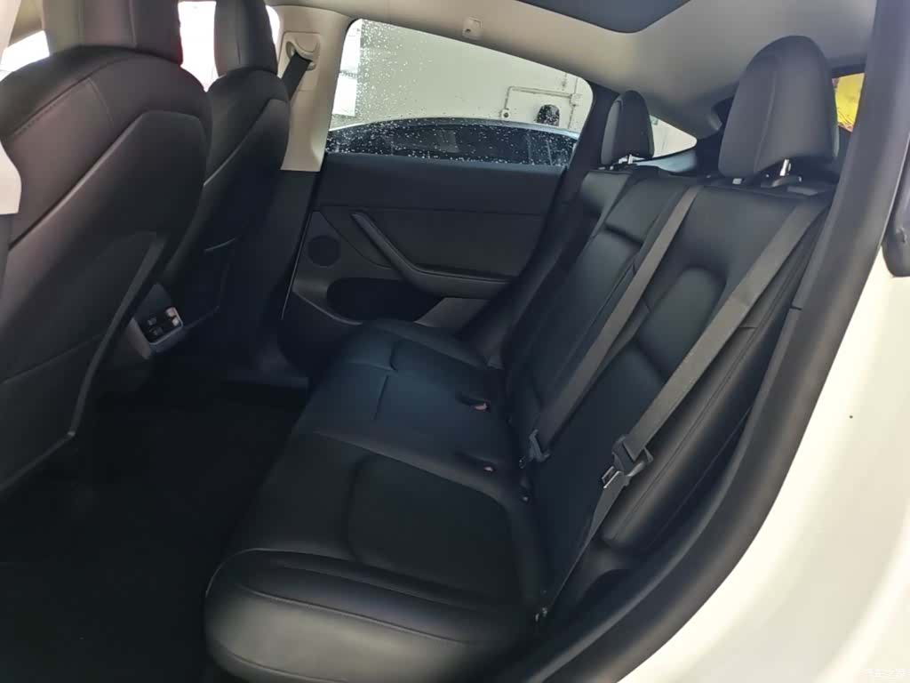 Tesla Model Y, 2021 17