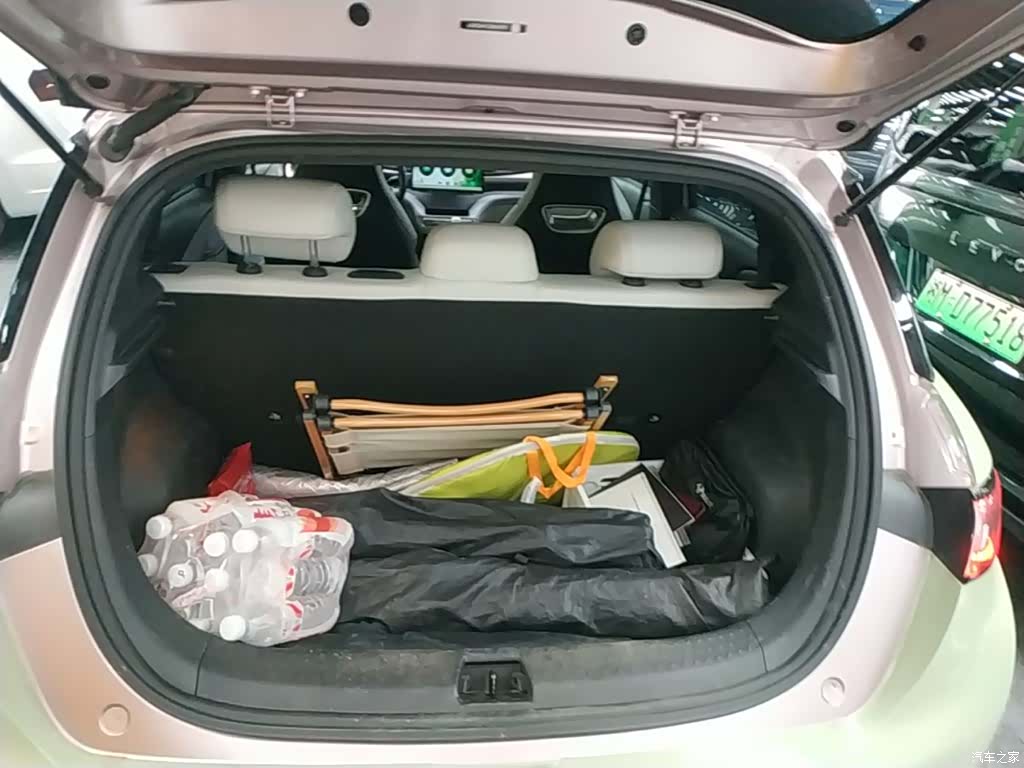 BYD Dolphin, 2022 19