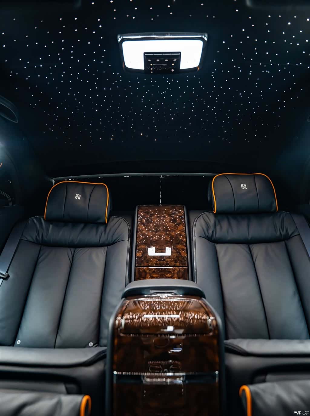Rolls-Royce Phantom, 2019 13