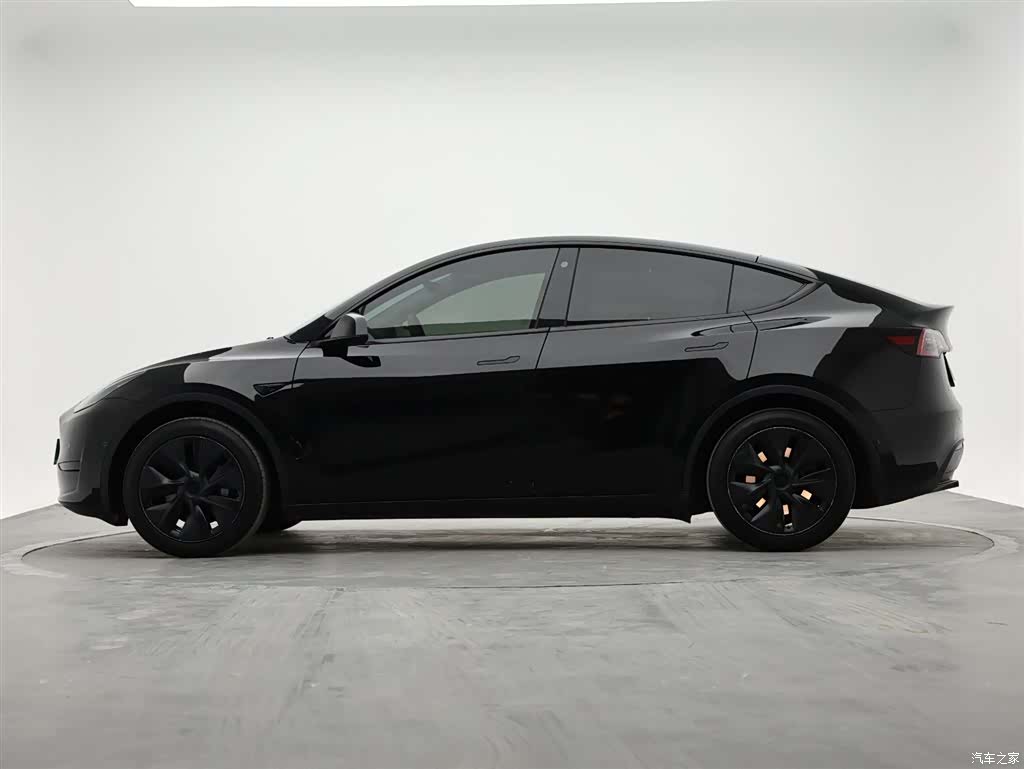 Tesla Model Y, 2023 все фото