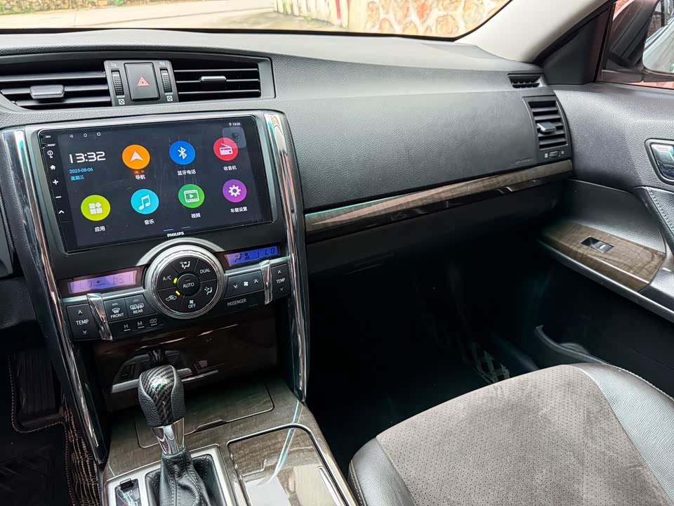 Toyota Reiz Toyota Reiz