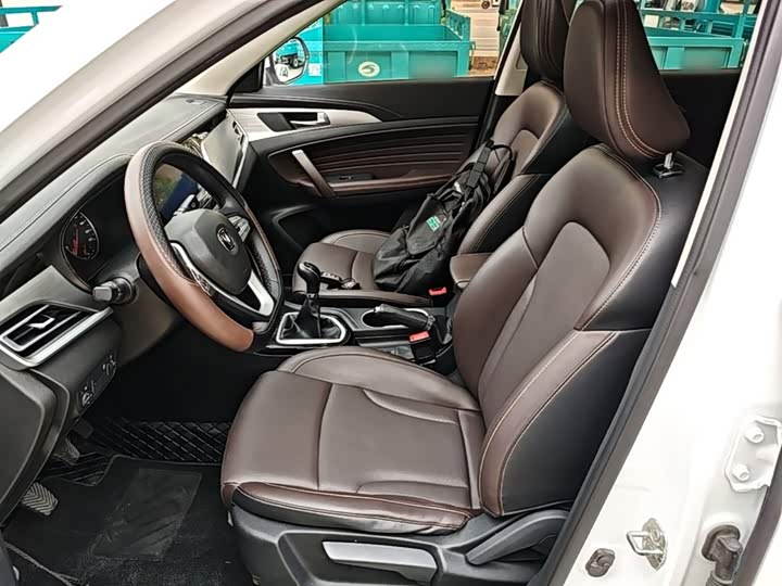 Changan CS35PLUS 2019 1.6L МКПП chang lian ban
