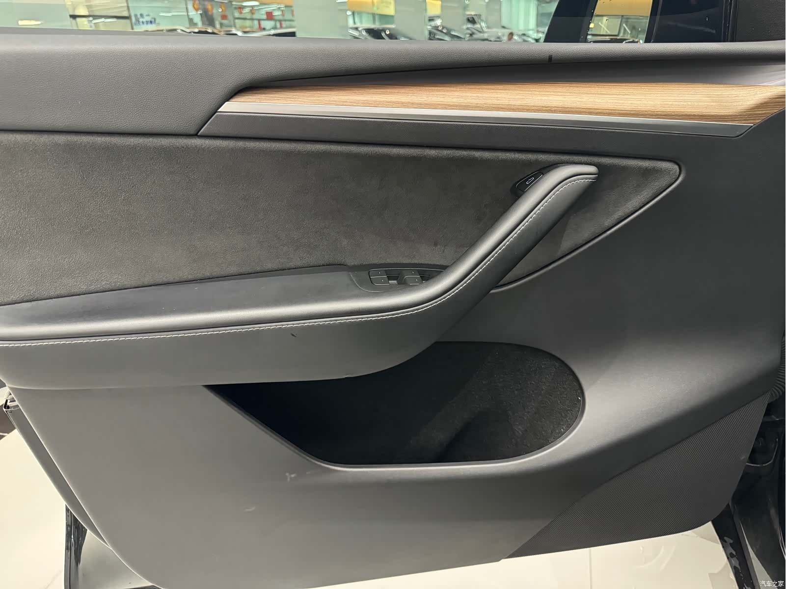 Tesla Model Y, 2023 7
