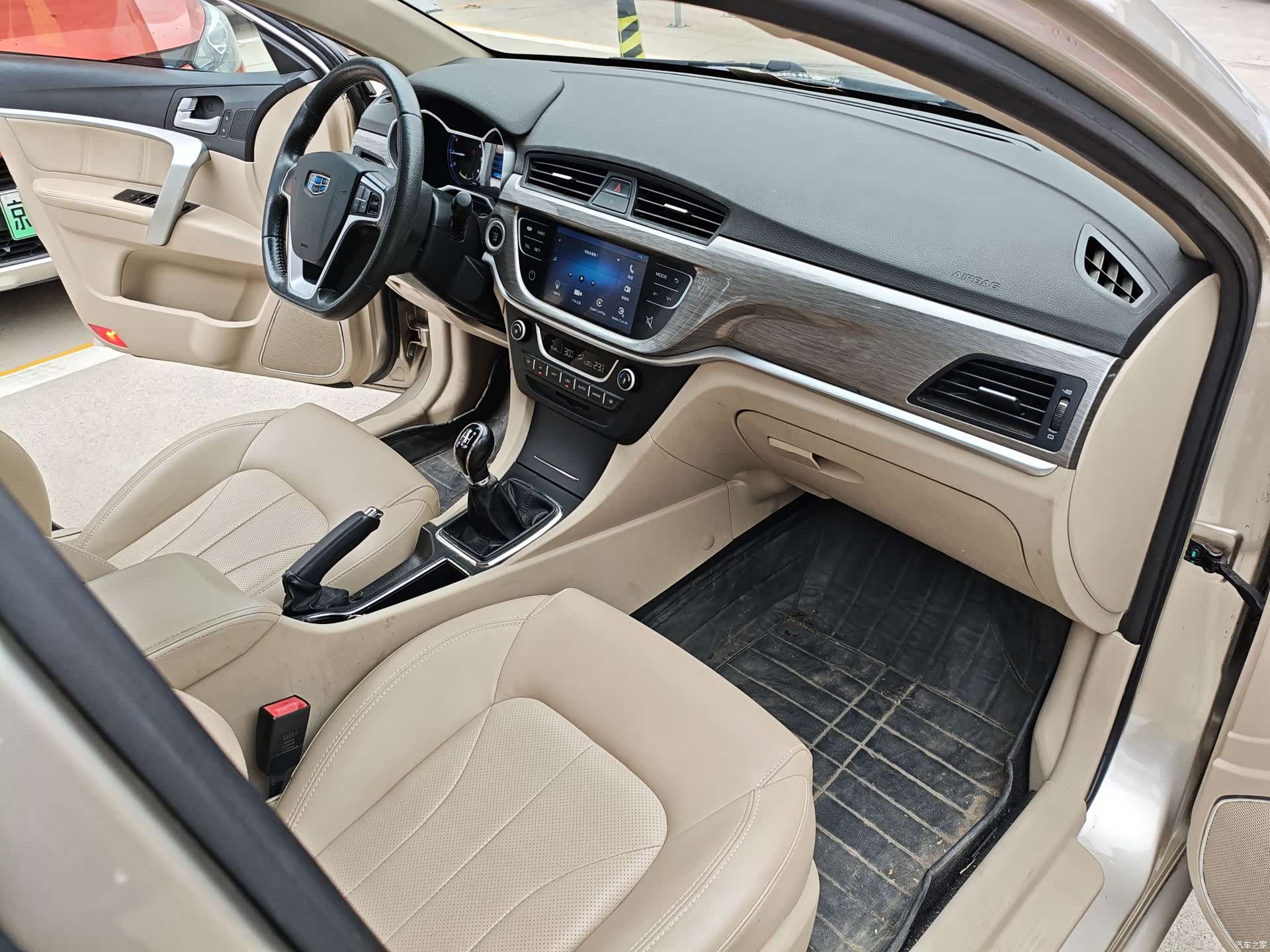 Geely Emgrand, 2017 14