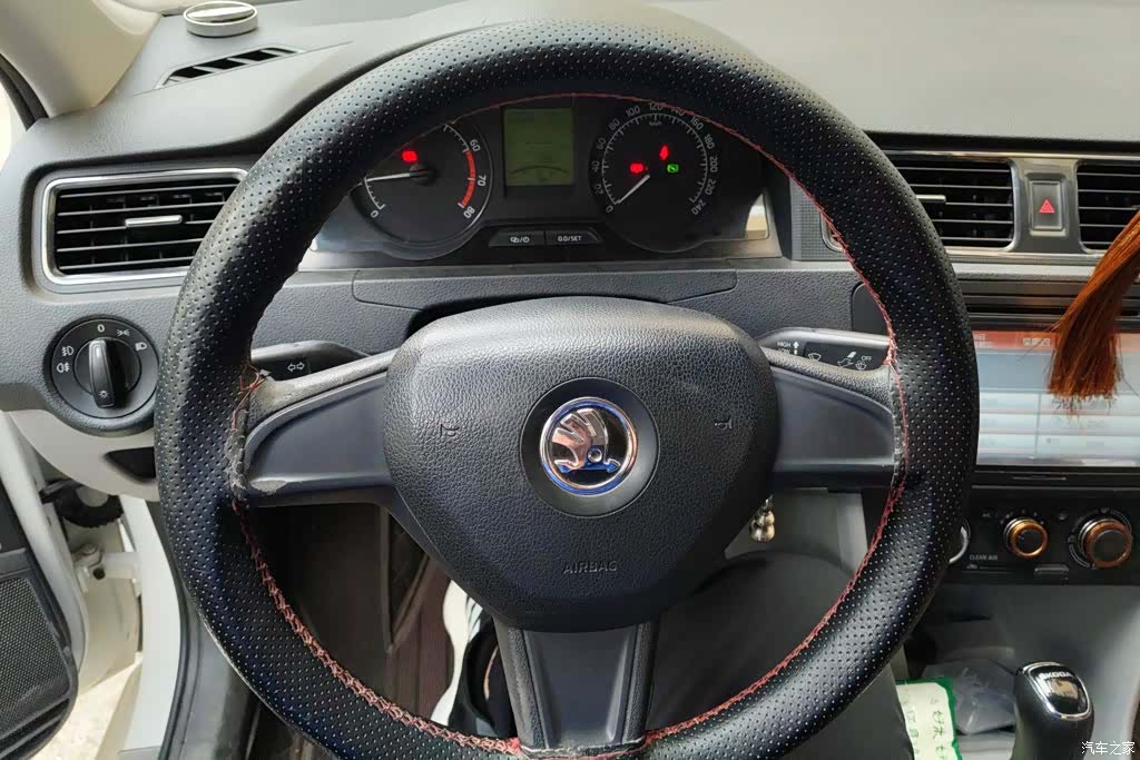 Skoda Rapid, 2016 15