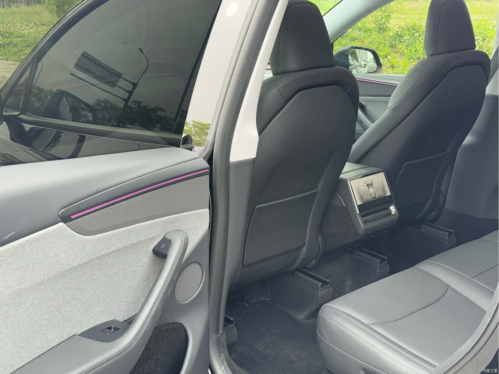 Tesla Model Y, 2025 9