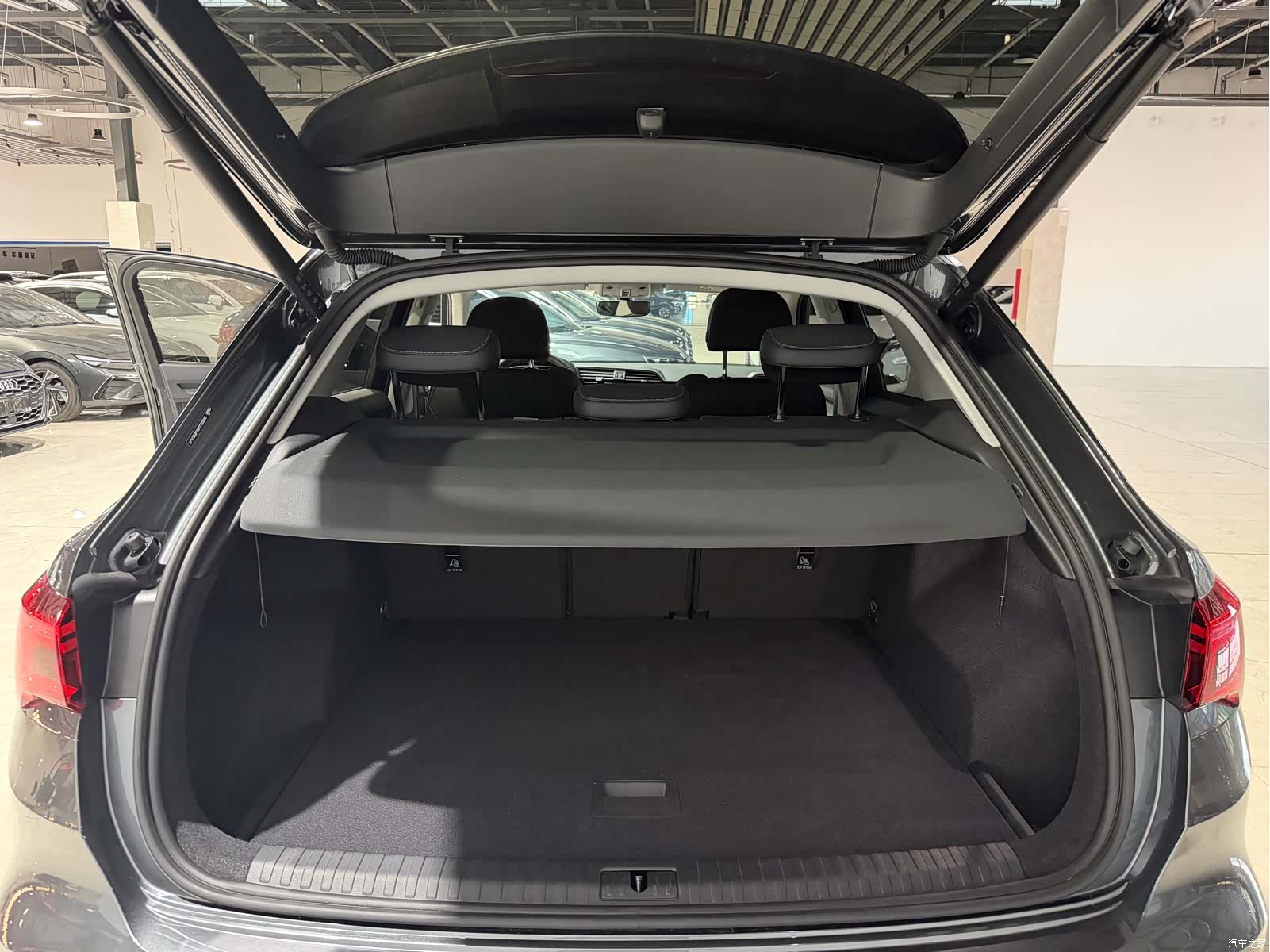 Audi Q3, 2023 16