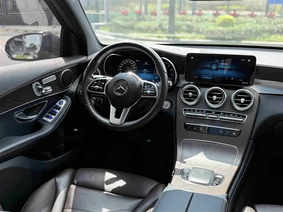 Mercedes-Benz GLC Mercedes-Benz GLC