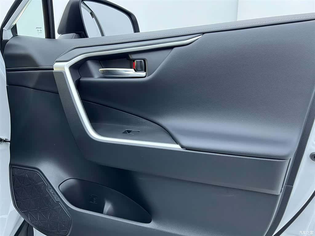 Toyota RAV4, 2024 25