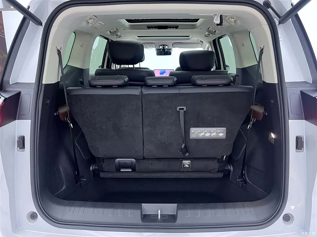 Trumpchi E8, 2024 29