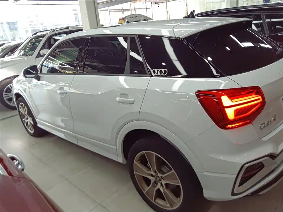 Audi Q2L Audi Q2L