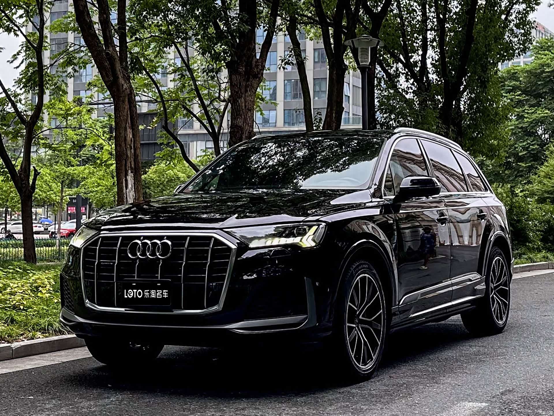 Audi Q7, 2022 1